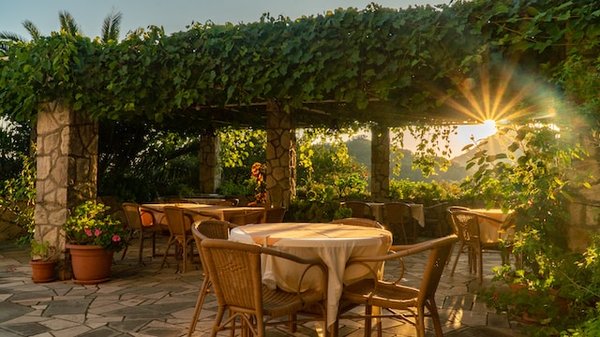 Quels sont les meilleurs matériaux pour un mobilier de jardin durable ?